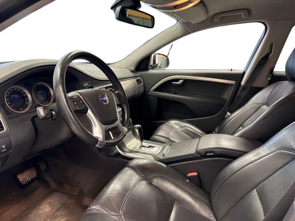 Volvo V70 2010 Hopea