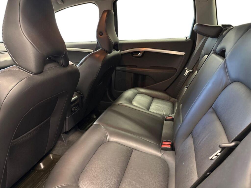 Volvo V70 2010 Hopea