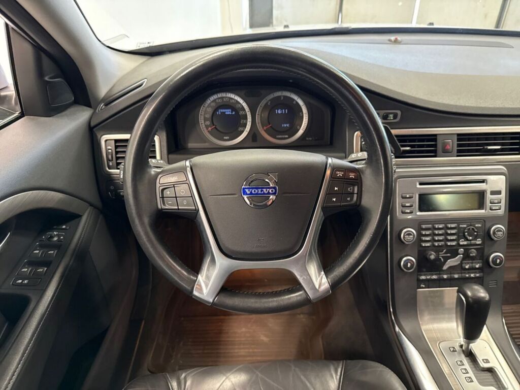 Volvo V70 2010 Hopea