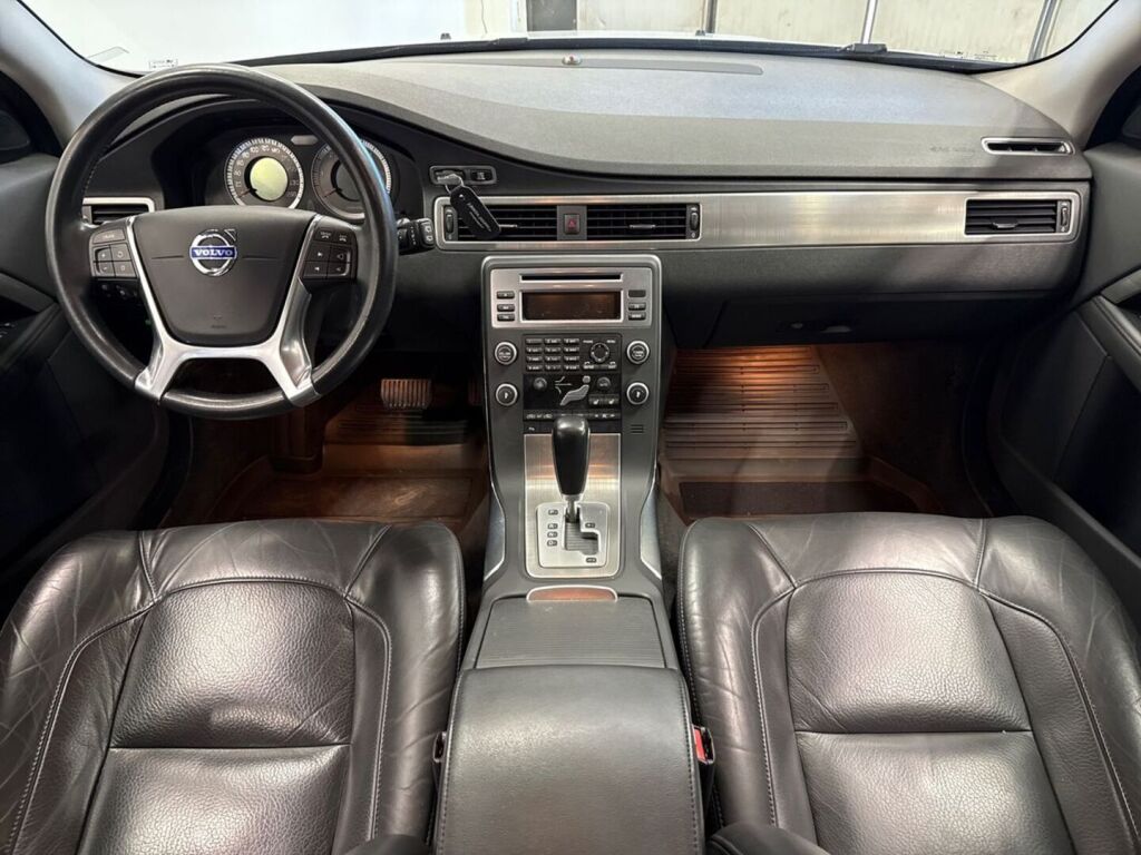 Volvo V70 2010 Hopea
