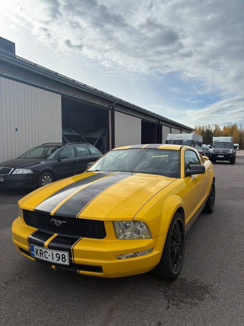 Ford Mustang 2005 Keltainen