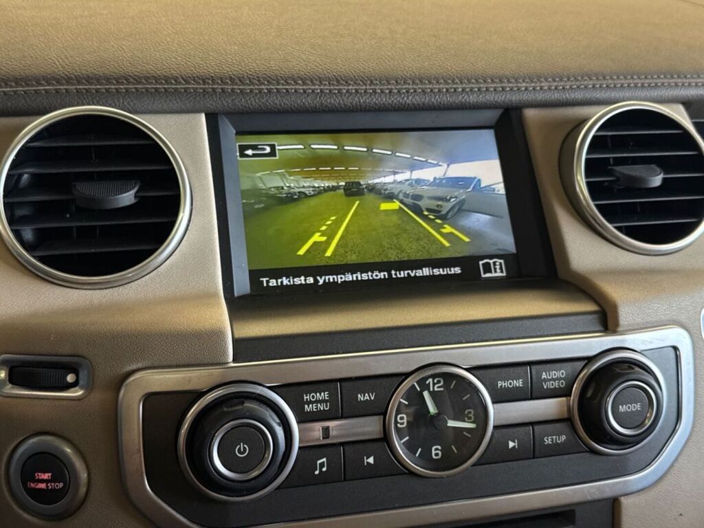 Land Rover Discovery 2016 Musta