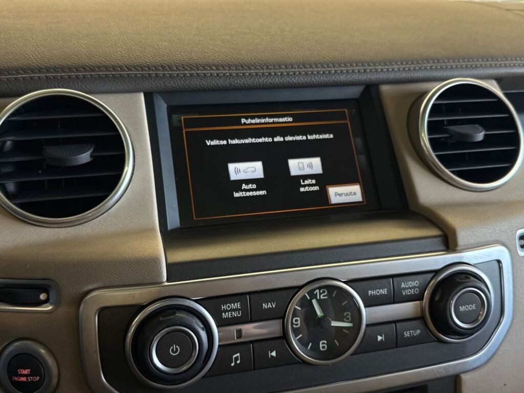 Land Rover Discovery 2016 Musta