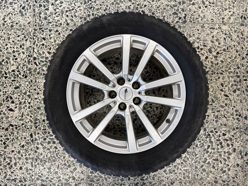 Land Rover Discovery 2016 Musta