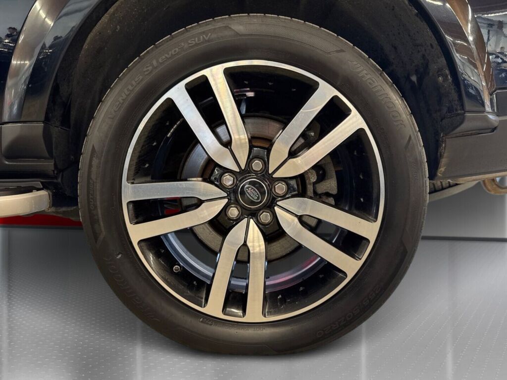Land Rover Discovery 2016 Musta