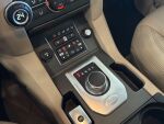 Land Rover Discovery 2016 Musta