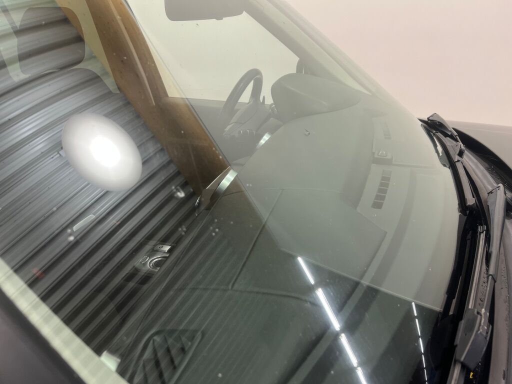 Land Rover Discovery 2016 Musta