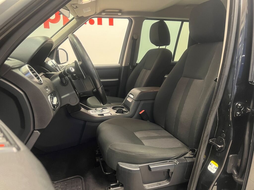 Land Rover Discovery 2016 Musta