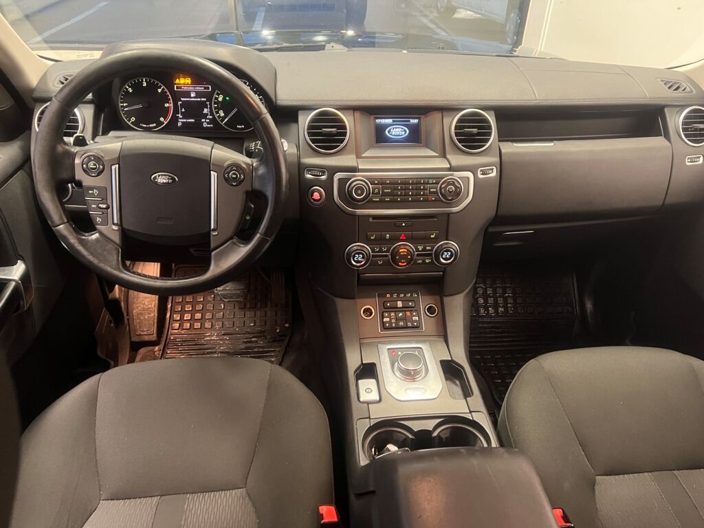 Land Rover Discovery 2016 Musta