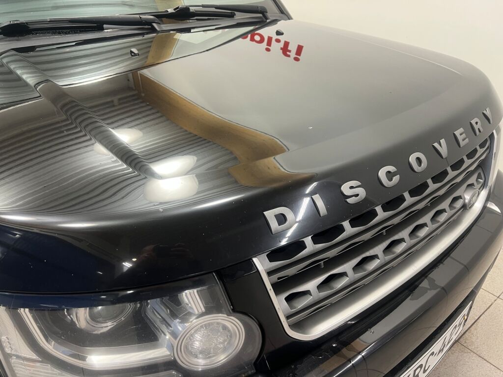 Land Rover Discovery 2016 Musta