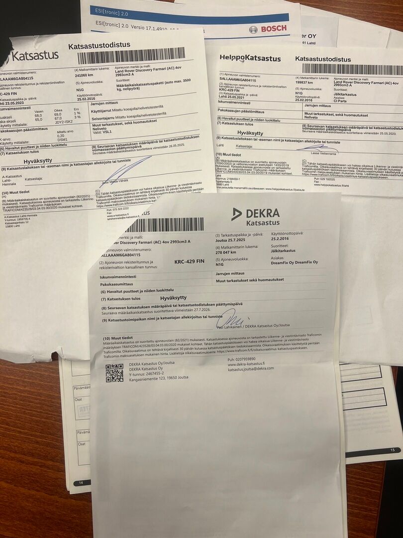 Land Rover Discovery 2016 Musta