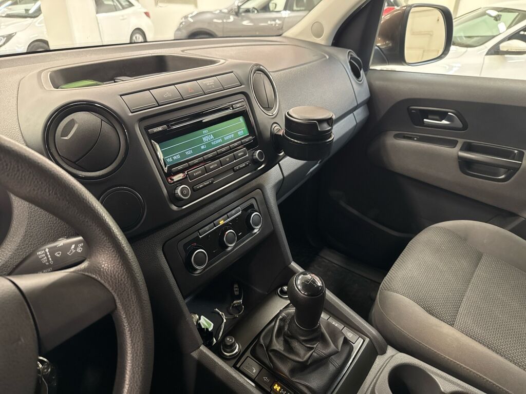 Volkswagen Amarok 2012 Ruskea (beige)