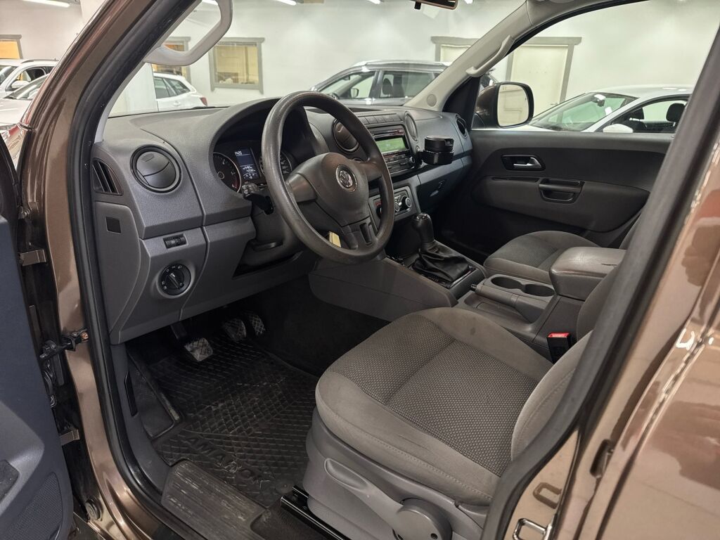 Volkswagen Amarok 2012 Ruskea (beige)