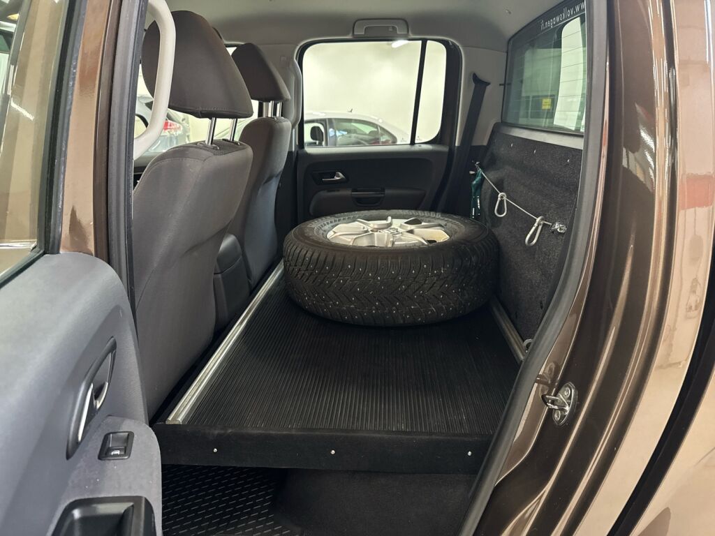 Volkswagen Amarok 2012 Ruskea (beige)