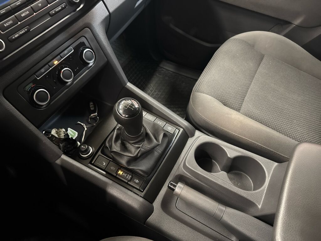 Volkswagen Amarok 2012 Ruskea (beige)