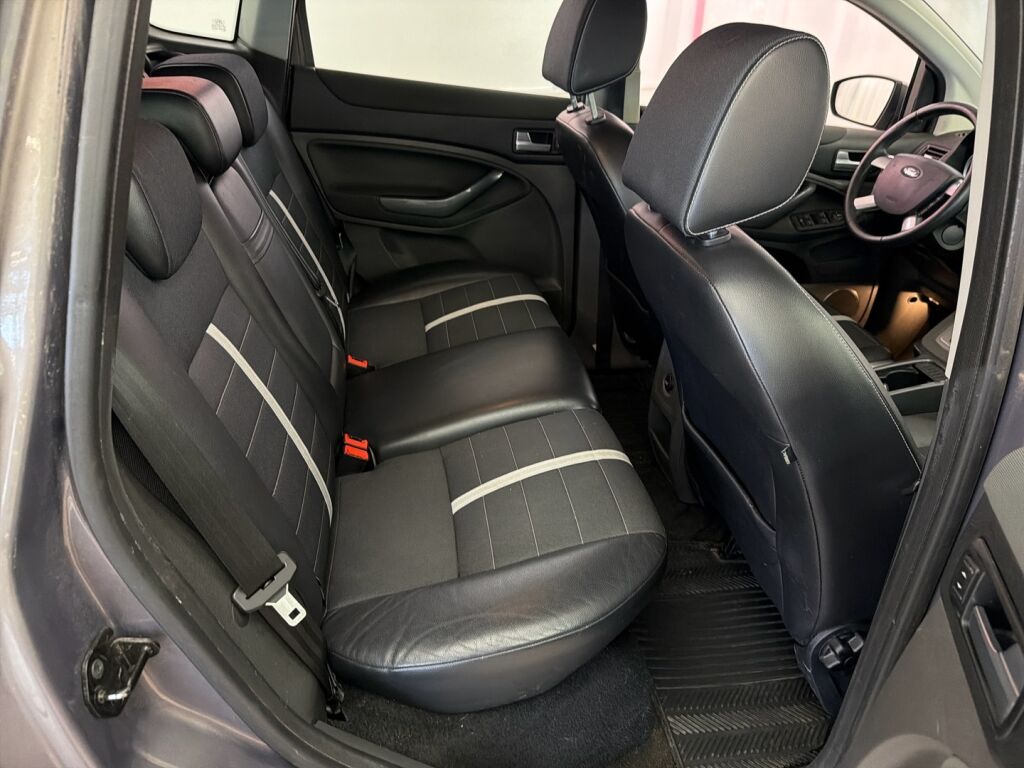 Ford Kuga 2012 Ruskea (beige)