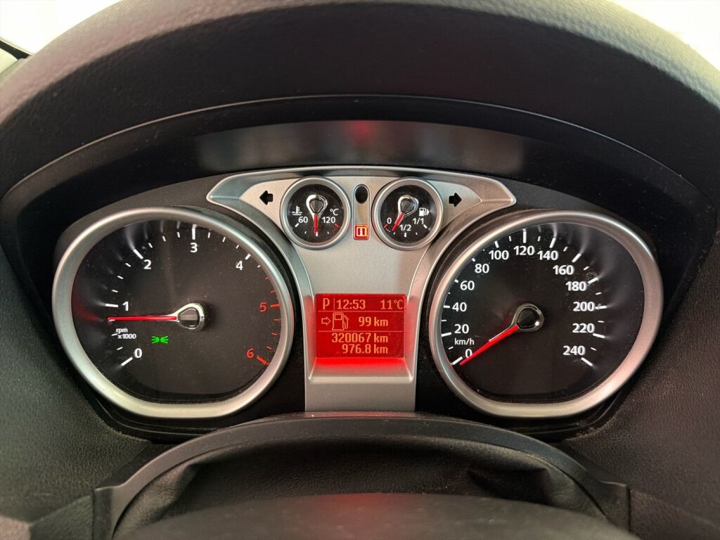 Ford Kuga 2012 Ruskea (beige)