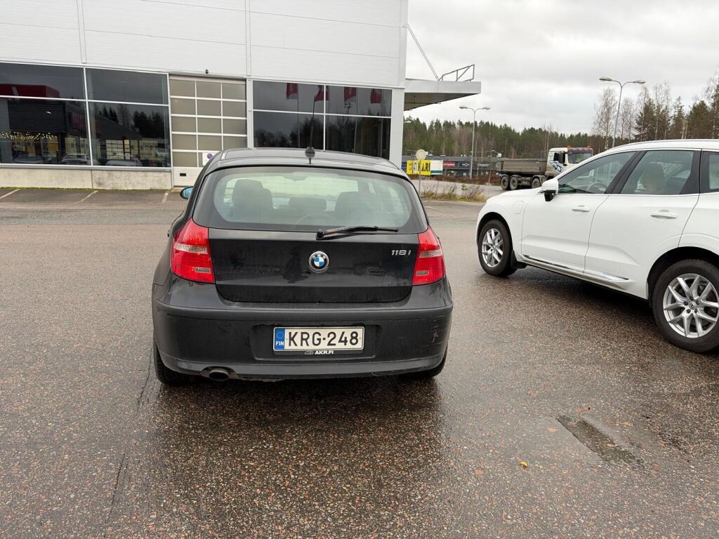 BMW 116 2008 Musta