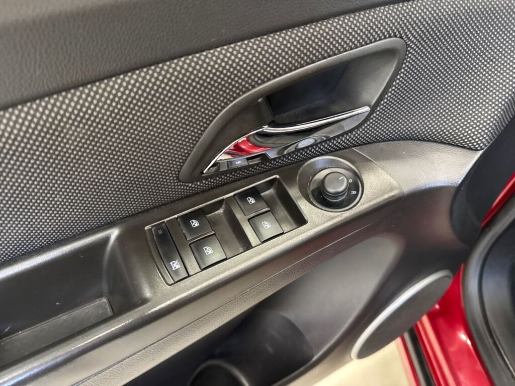 Chevrolet Cruze 2011 Punainen