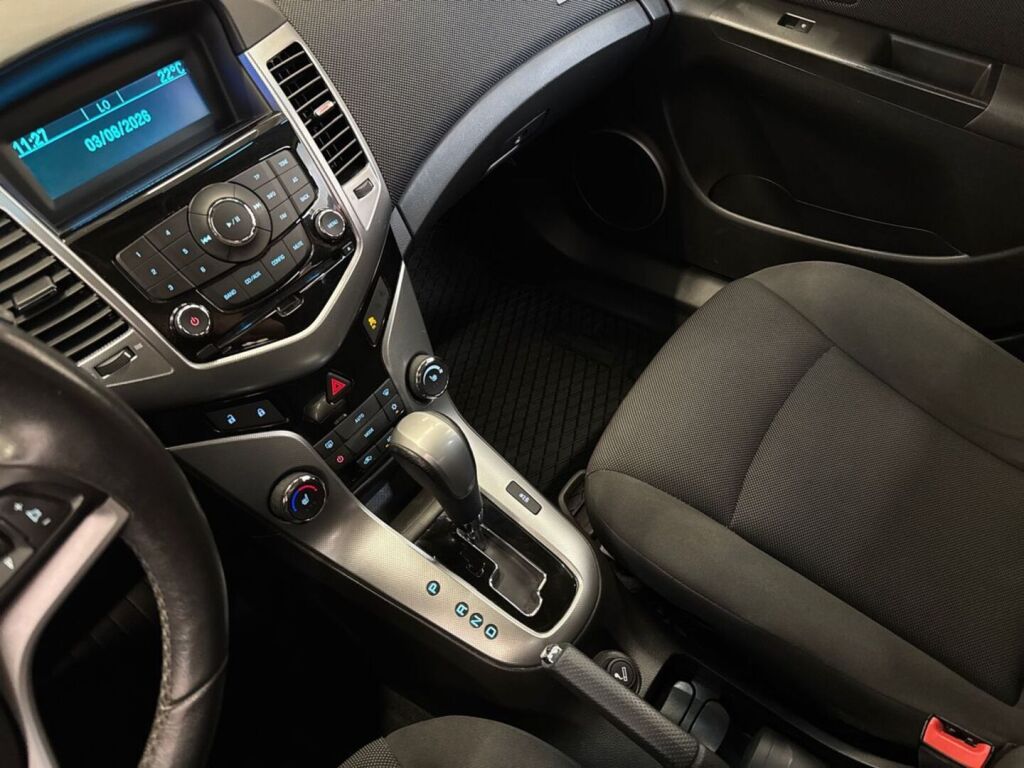 Chevrolet Cruze 2011 Punainen