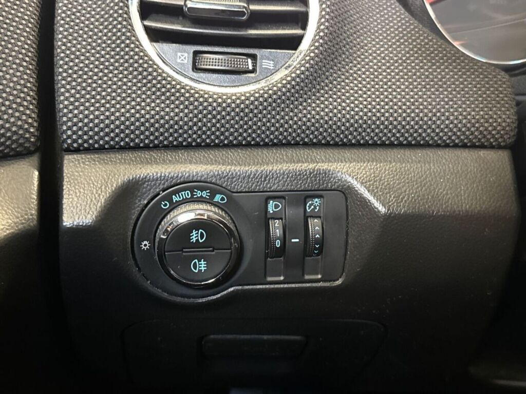 Chevrolet Cruze 2011 Punainen