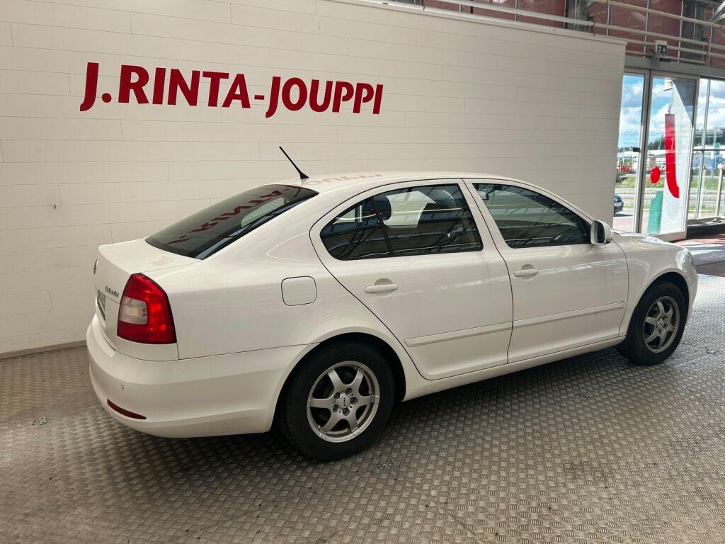 Skoda Octavia 2012 Valkoinen