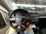 Skoda Octavia 2012 Valkoinen