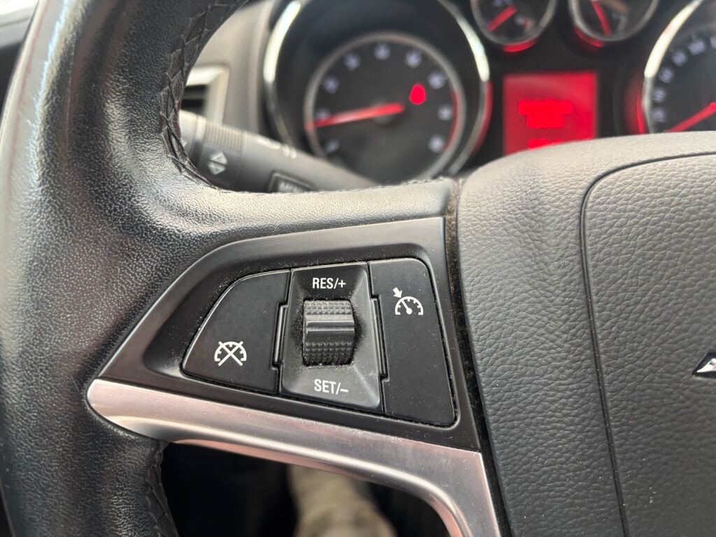 Opel Astra 2012 Ruskea (beige)