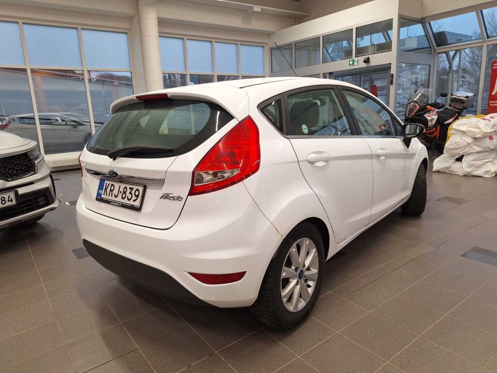 Ford Fiesta 2011 Valkoinen