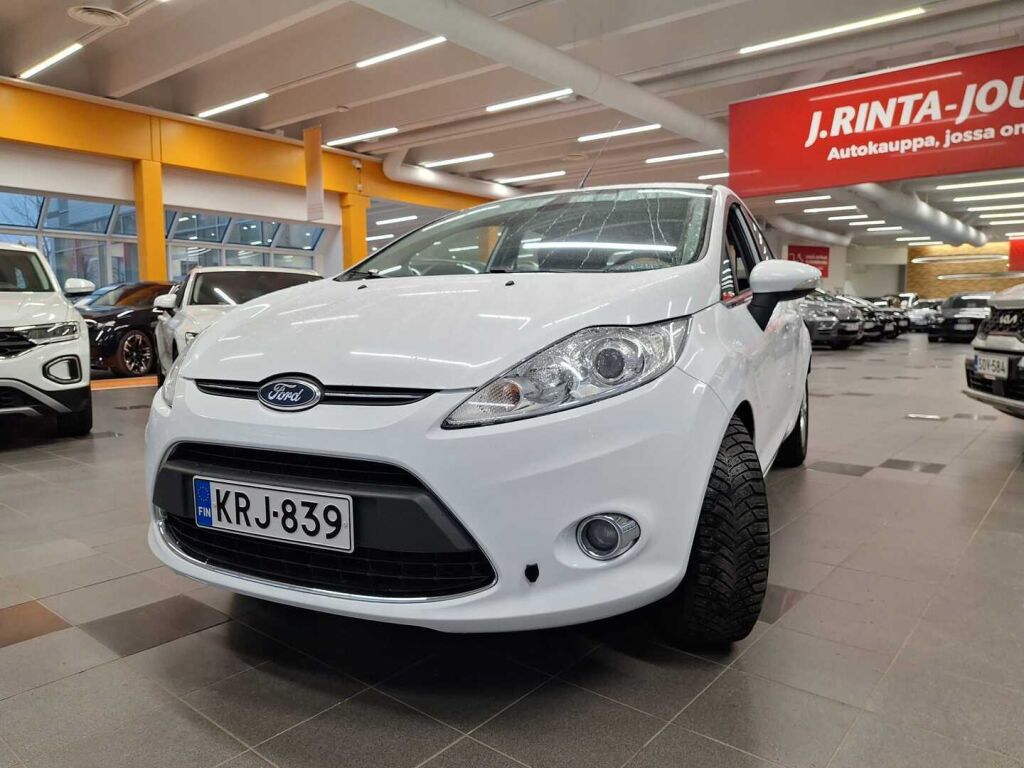 Ford Fiesta 2011 Valkoinen
