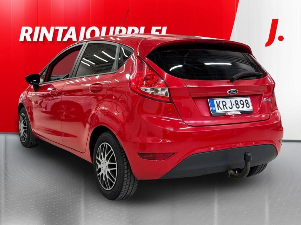 Ford Fiesta 2011 Punainen