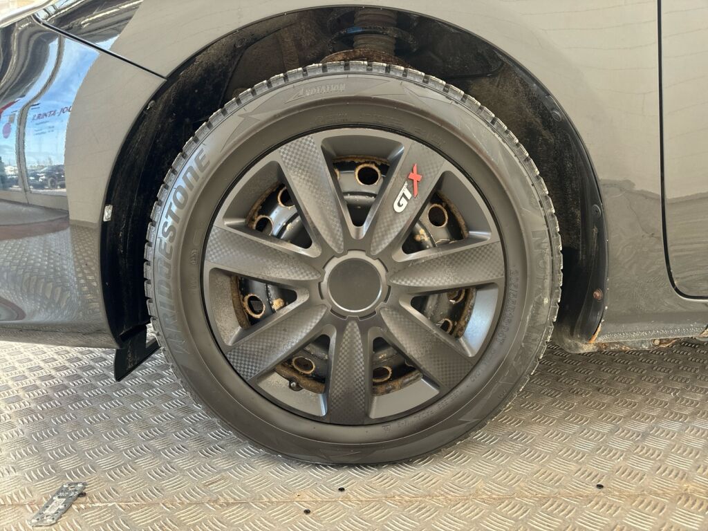 Toyota Corolla 2012 Musta