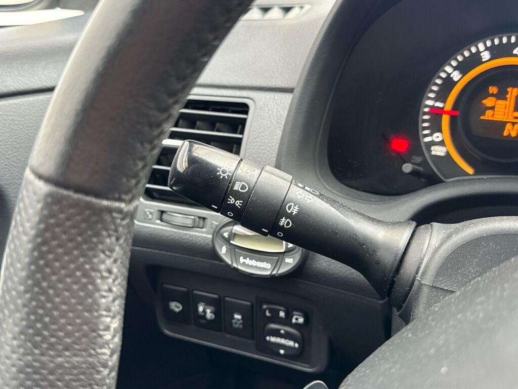 Toyota Corolla 2012 Musta