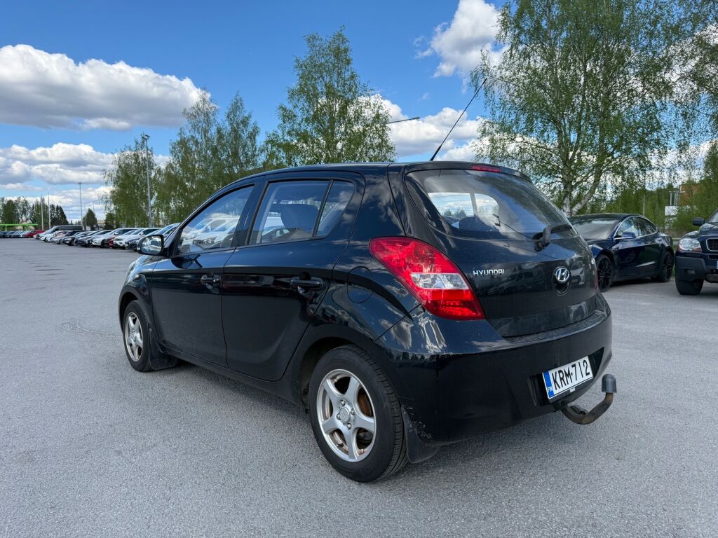 Hyundai i20 2012 Musta