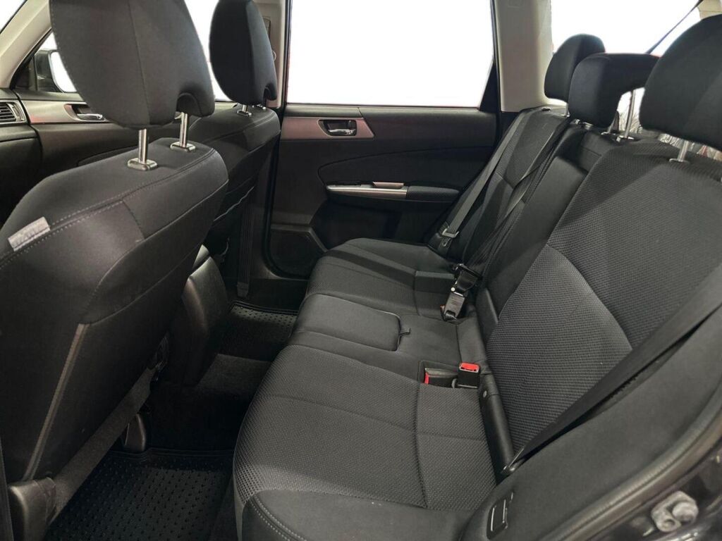 Subaru Forester 2012 Harmaa