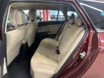 Toyota Avensis 2012 Punainen