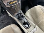 Toyota Avensis 2012 Punainen