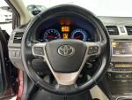 Toyota Avensis 2012 Punainen