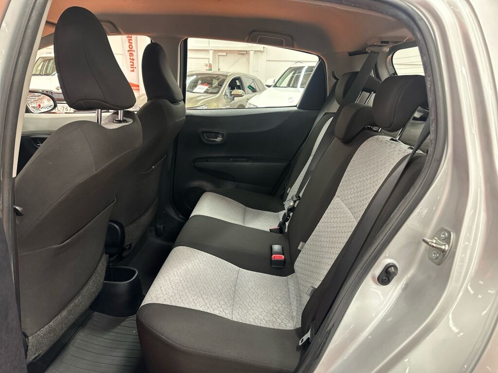 Toyota Yaris 2012 Hopea