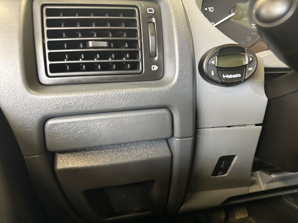 Peugeot Expert 2012 Punainen