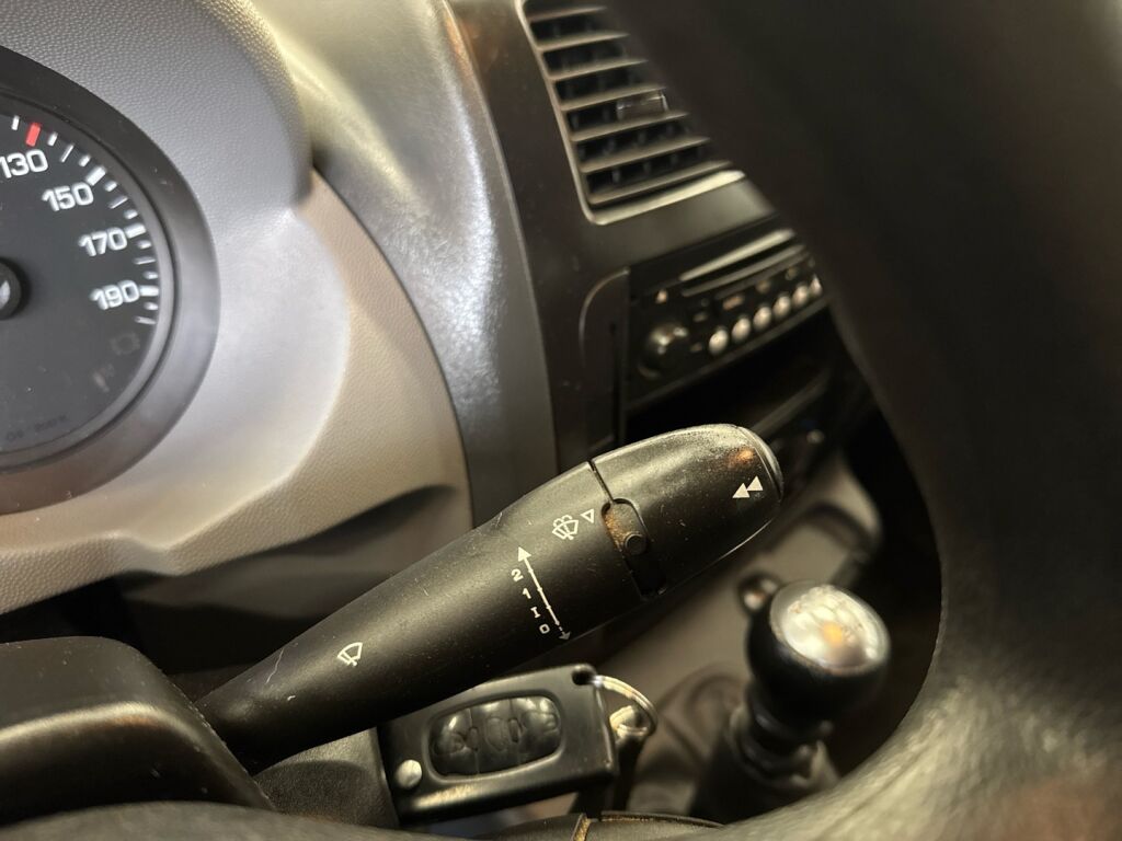 Peugeot Expert 2012 Punainen