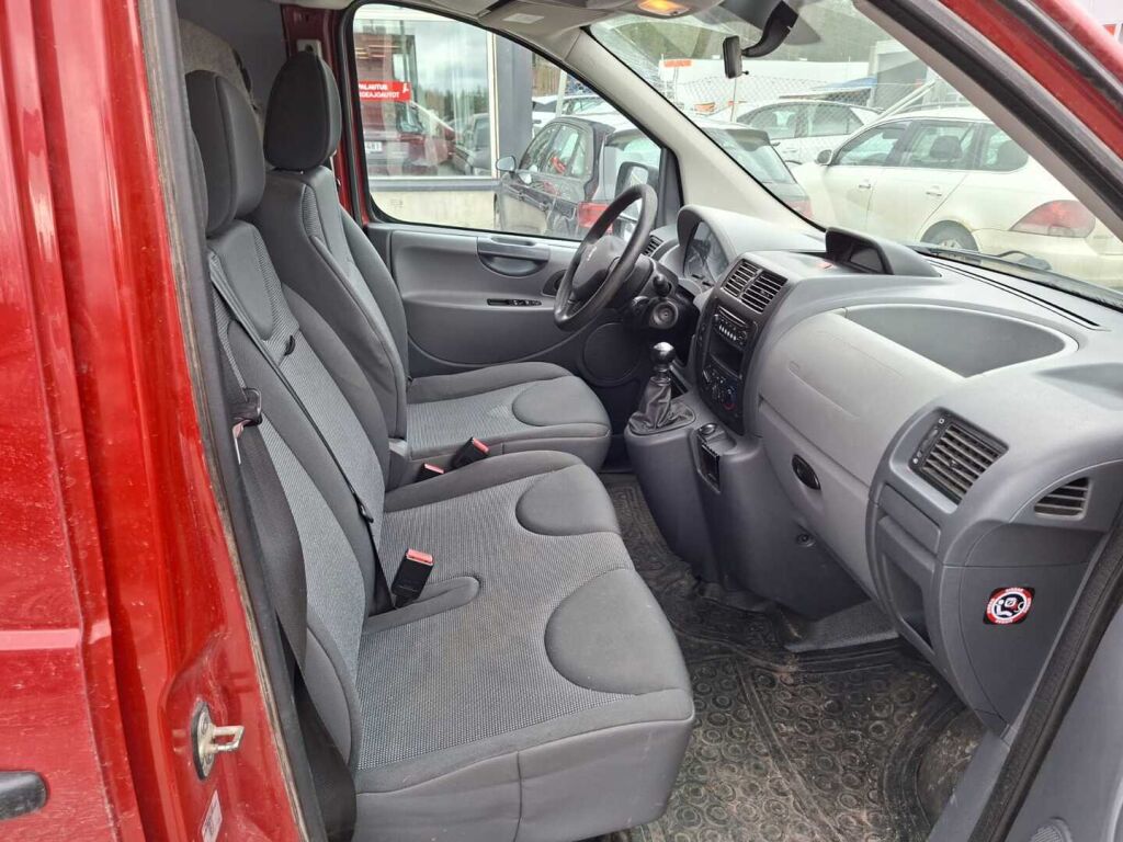 Peugeot Expert 2012 Punainen