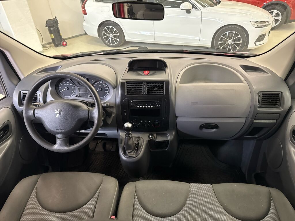Peugeot Expert 2012 Punainen
