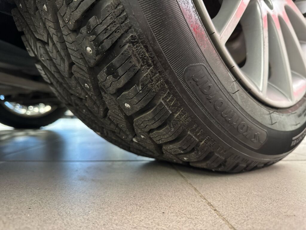 Volvo C70 2012 Musta