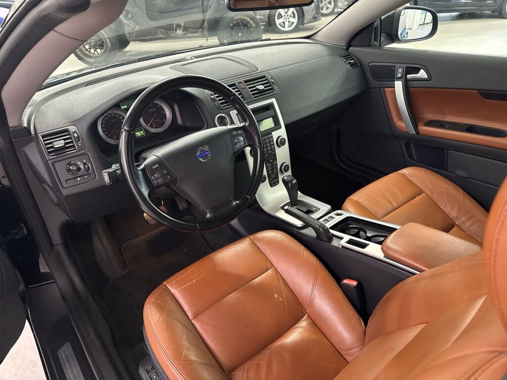 Volvo C70 2012 Musta
