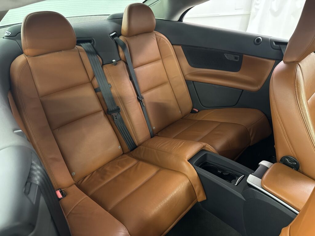 Volvo C70 2012 Musta