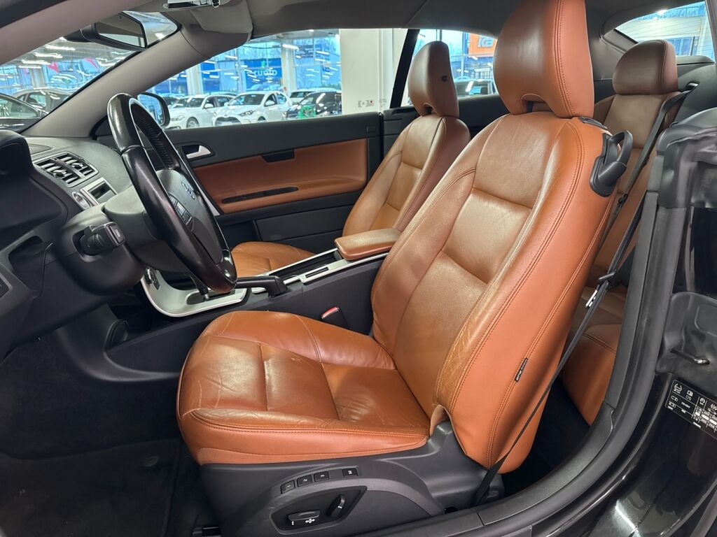 Volvo C70 2012 Musta