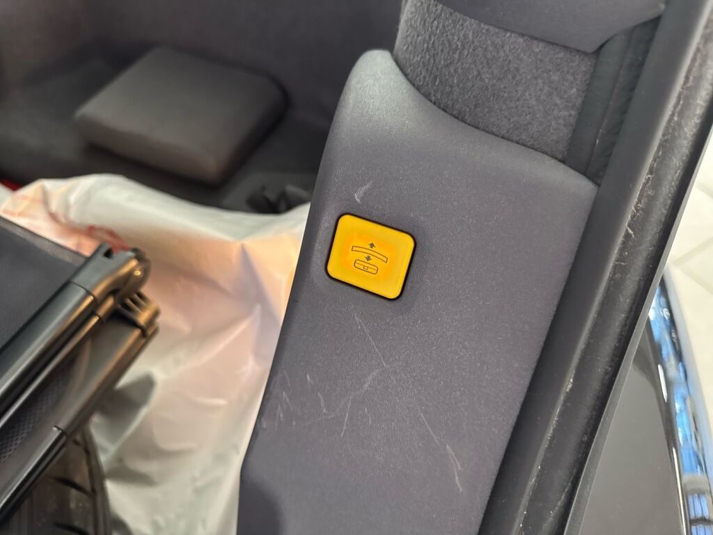 Volvo C70 2012 Musta