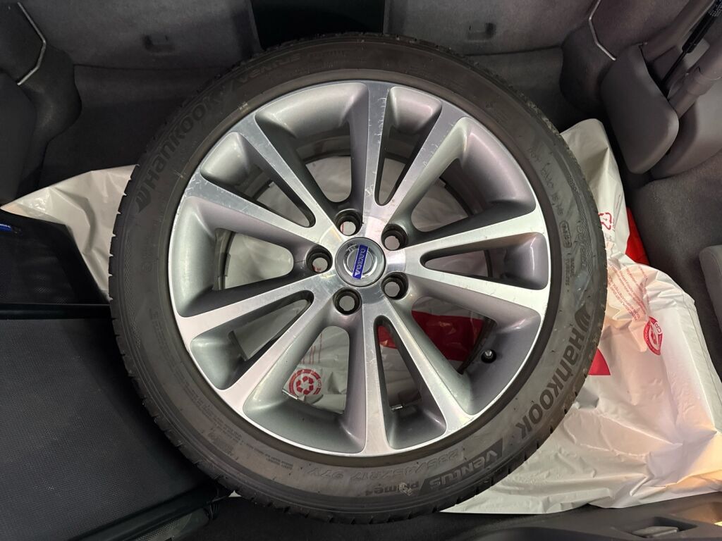 Volvo C70 2012 Musta