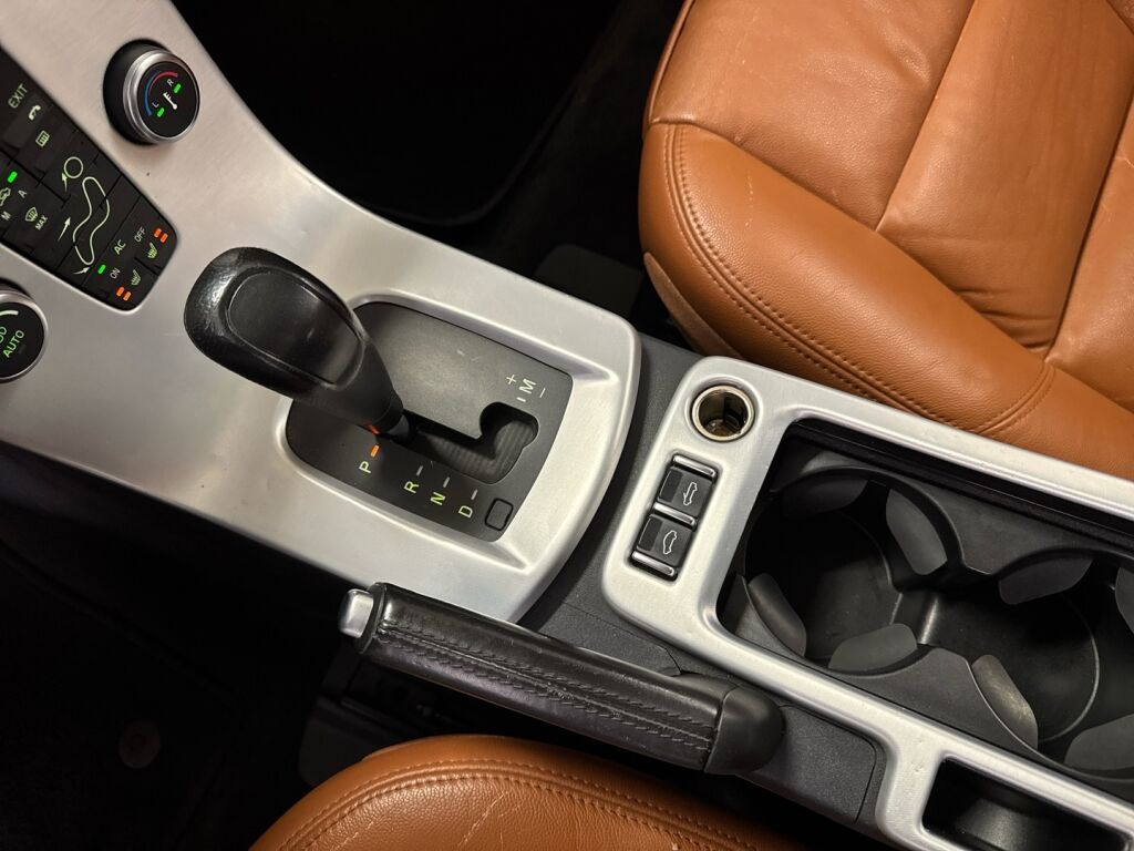 Volvo C70 2012 Musta